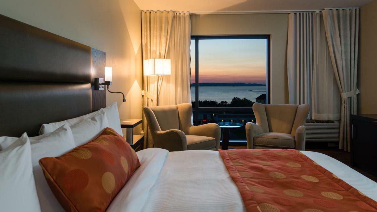 Hotel Levesque Рив'єр-дю-Лу Екстер'єр фото